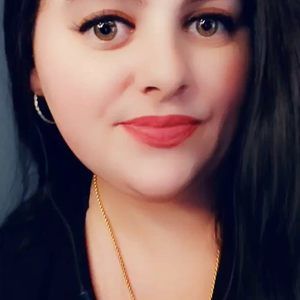 Meet your Posher, Ibolya